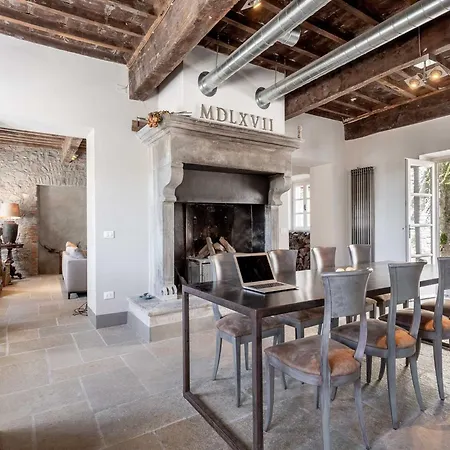 Villa With Infinity Swimming Pool Pescaglia